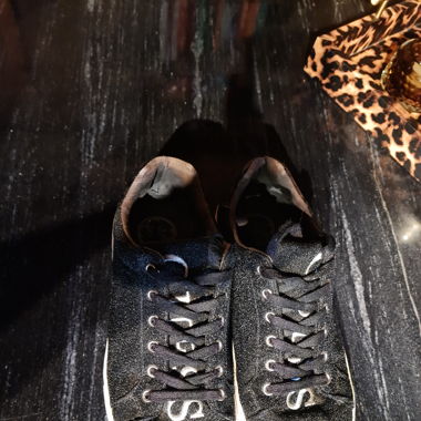 Guess sneakers, 39