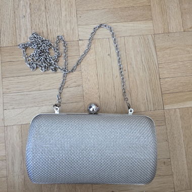 Silver Chain Clutch