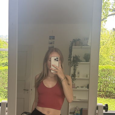 Rotes Haltertop