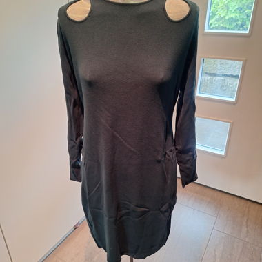 Grünes Langarm-Strickkleid mit Cut-Outs