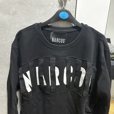 schwarzes Sweatshirt Narcos