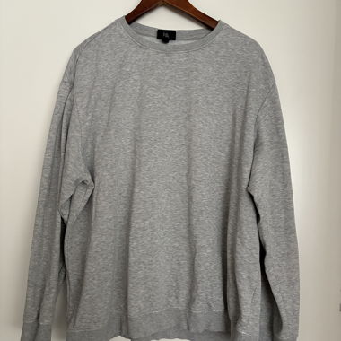 Grauer Hoodie