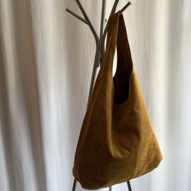 Sackleder-Beuteltasche, senfgelb, Veloursleder, neu
