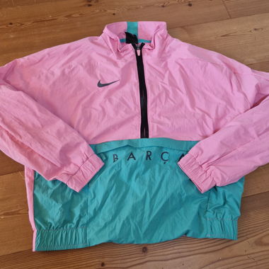 Veste de sport Nike rose courte