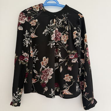 ONLY Schwarze Hemdbluse mit Blumenmuster - 34