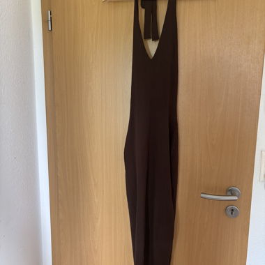 Back-less bodycon dress