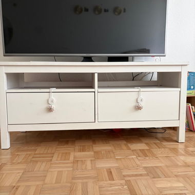 Mobile TV bianco con cassetti