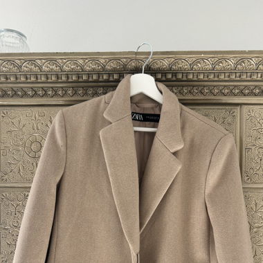 Zara Mantel in Beige