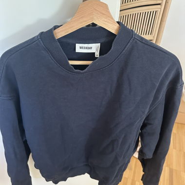 Sweat Weekday bleu foncé XS