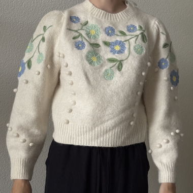 Bestickter Damenpullover