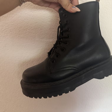Dt Martens, Vegan