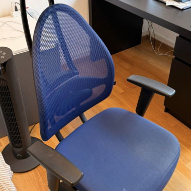 Chaise de bureau bleue