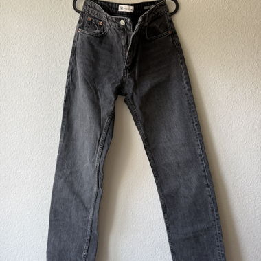 Zara Schwarze Jeans