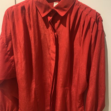 Camicia rossa satinata plissé