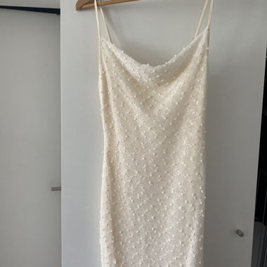 Abito in pizzo con spalline