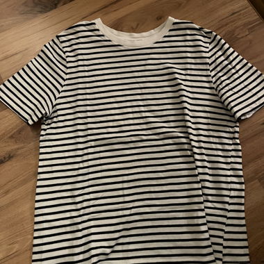 T-shirt rayé noir et blanc