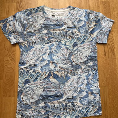 Printed mountain map t-shirt
