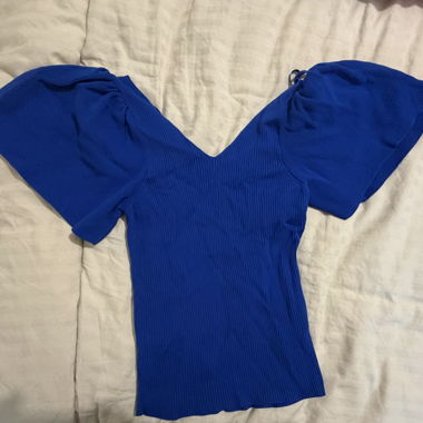 Blaue Bluse mit Puffaermeln
