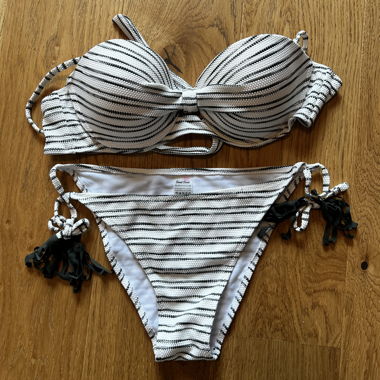 Ensemble de bikini rayé