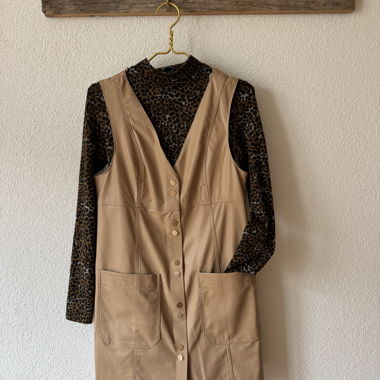 Robe sans manches en similicuir Zara