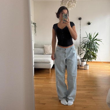 Low-Waist Wide-Leg Baggy Jeans