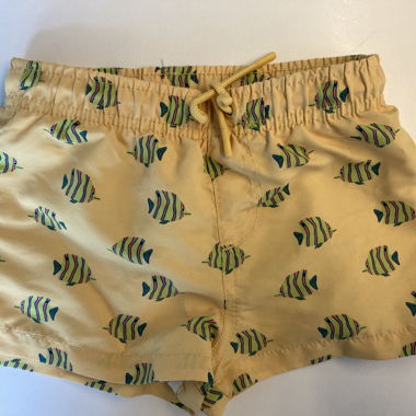 Costume da bagno corto giallo per bambini con motivo a pesci