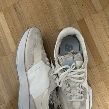 New Balance 327 