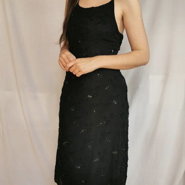 Robe vintage à sequins et perles noires avec bretelles fines