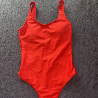 Costume da bagno rosso 