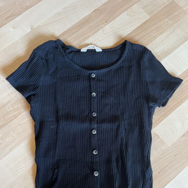 TShirt mit Knöpfen
