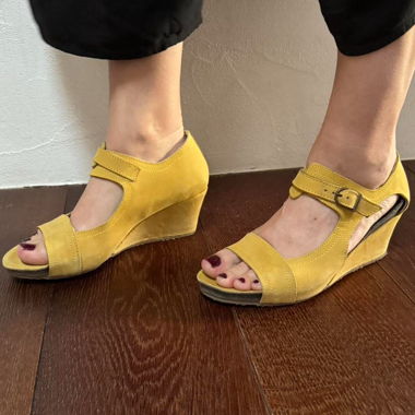 aces london sandali con zeppa in pelle gialla