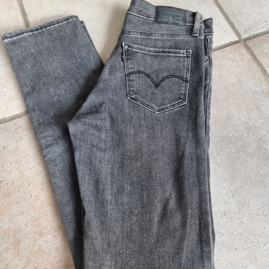 Levis 312
