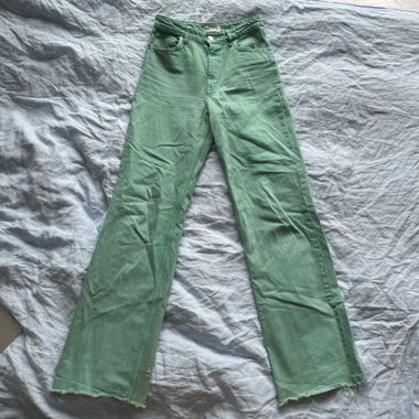 Grüne Jeans