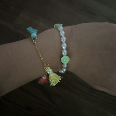 Beaded bracelet with tassels