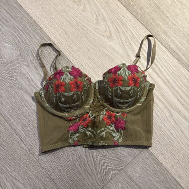 Haut bustier brodé