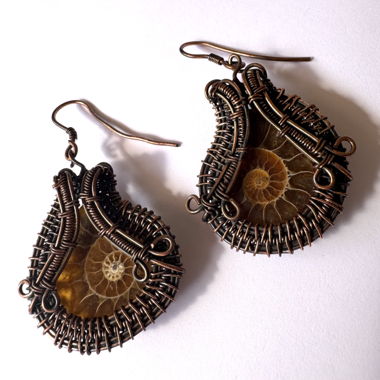 Boucles d'oreilles ammonite faites main en fil de cuivre