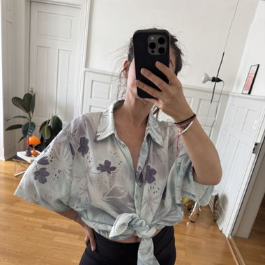 Oversized 90ies blouse in a floral print