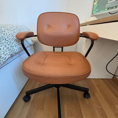 Sedia da ufficio in pelle color cognac