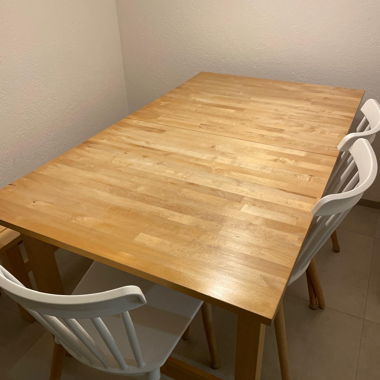 Set tavolo da pranzo con 6 sedie e una panca