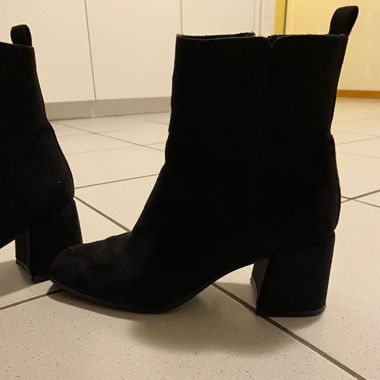 Bottines noires à talons