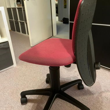 Chaise de bureau rose