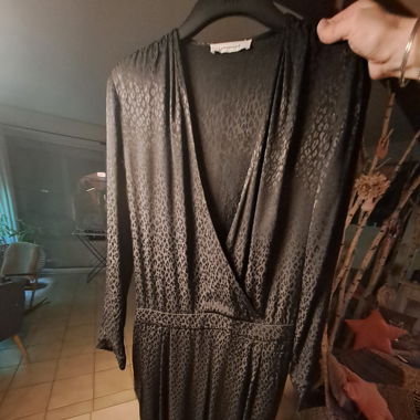 Combinaison noire motifs léopard 