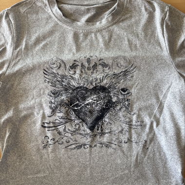 T-shirt gris cœur