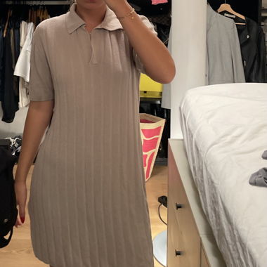 Beiges Kleid