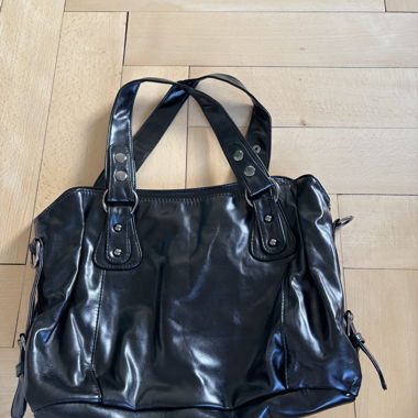 Borsa a mano in pelle nera