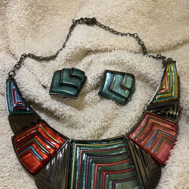 Necklace with earrings 