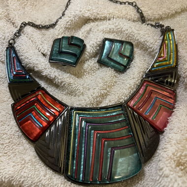 Necklace with earrings 