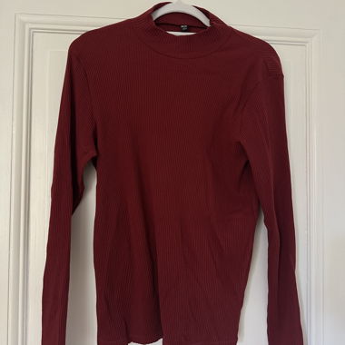 Maglione Bordeaux con collo alto