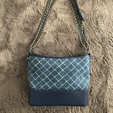 Sac bandoulière en jeans avec bandoulière chaîne