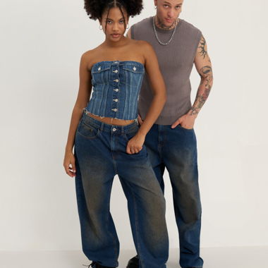 Blauer weitem Jeans